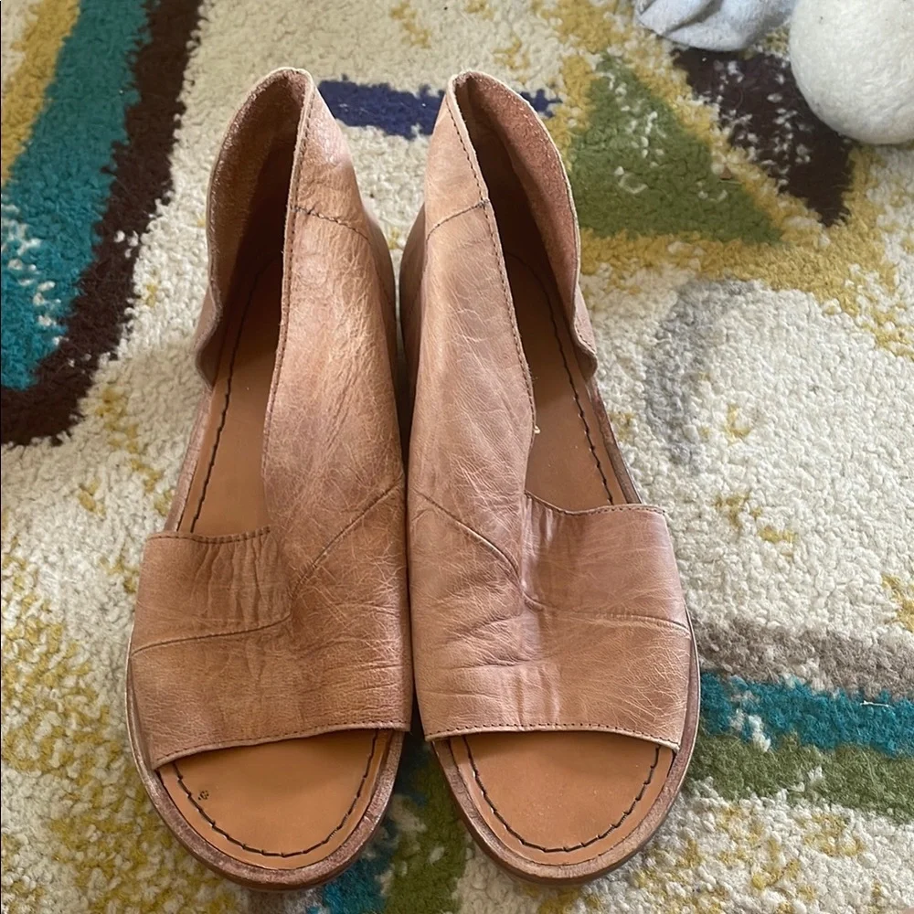 Free People size 36 Women's Tan Leather Sandals - Picture 1 of 4